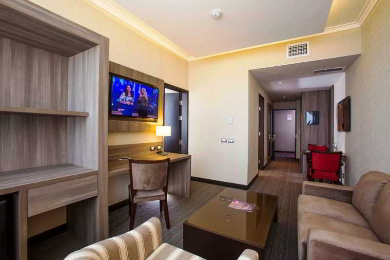 Casa Andina Premium Trujillo Hotel Encalada Екстериор снимка
