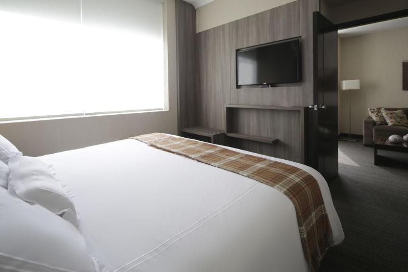 Casa Andina Premium Trujillo Hotel Encalada Екстериор снимка